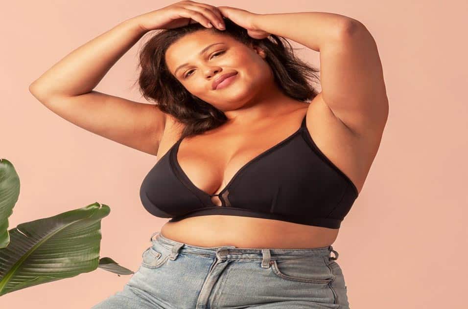 Call Girl confident in bed