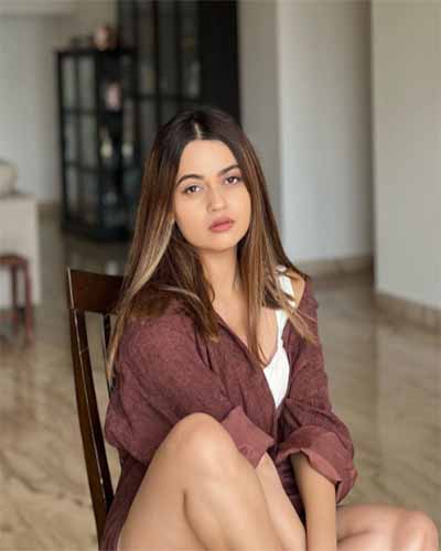 NAINA ESCORTS KOLKATA